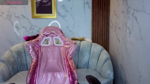 Snapshot of emily_mills_s chatting on 11, 11, 2025 Emily online show from 11, 11, 2025