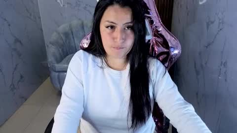 Snapshot of emily_mills_s chatting on 13, 11, 2025 Emily online show from 13, 11, 2025