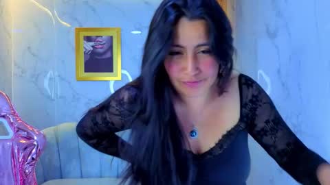 Snapshot of emily_mills_s chatting on 19, 11, 2025 Emily online show from 19, 11, 2025