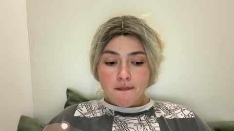 emily_morning_dew online show from 29, 10, 2025