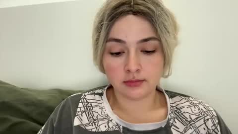 emily_morning_dew online show from 30, 10, 2025