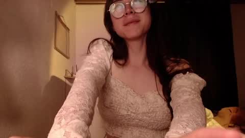 Snapshot of emily_pearl_ chatting on 15, 12, 2024 emily_pearl_ online show from 15, 12, 2024