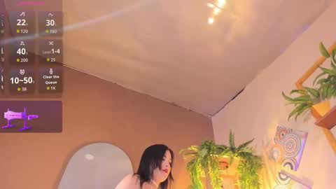 Snapshot of emily_reynaa chatting on 11, 10, 2025 EMILY online show from 11, 10, 2025