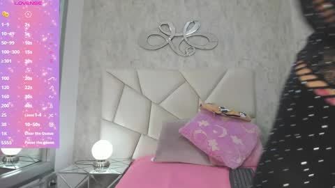 emily_rivas_ online show from 8, 4, 2026