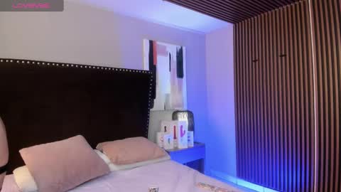 Emily  online show from 23, 2, 2025