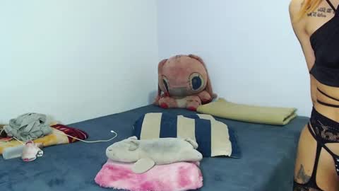 Snapshot of emily_rousxxx chatting on 21, 12, 2025 Emily IGEmmily Baussa online show from 21, 12, 2025