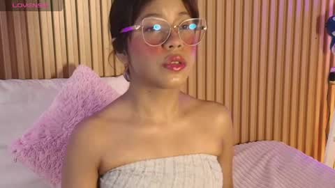 Snapshot of emily_sweett12 chatting on 6, 5, 2026 Emily online show from 6, 5, 2026