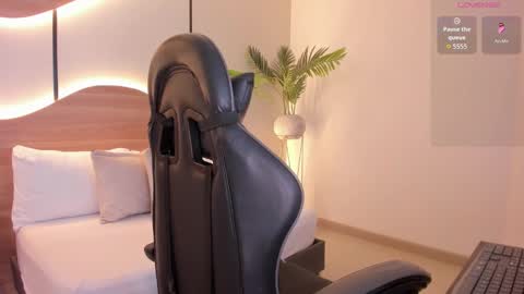 emily_tolson online show from 27, 11, 2025