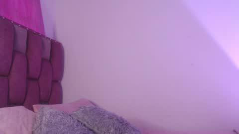 emily_w2 online show from 5, 5, 2026