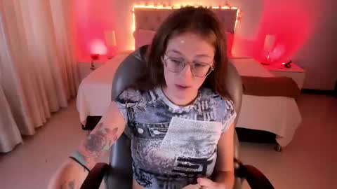 emily_warren__ online show from 3, 10, 2025