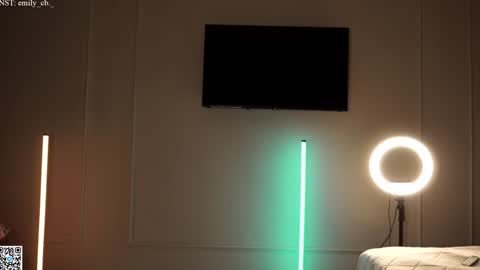 Snapshot of emilybatee chatting on 6, 12, 2024 emilybatee online show from 6, 12, 2024