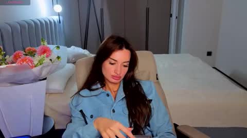 Snapshot of emilybit chatting on 15, 9, 2025 Emily online show from 15, 9, 2025