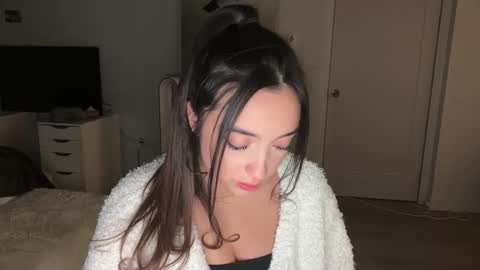 Snapshot of emilyfawn chatting on 9, 11, 2025 emilyfawn online show from 9, 11, 2025