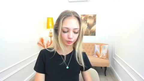 Snapshot of emilygraydis chatting on 5, 7, 2026 Emily online show from 5, 7, 2026