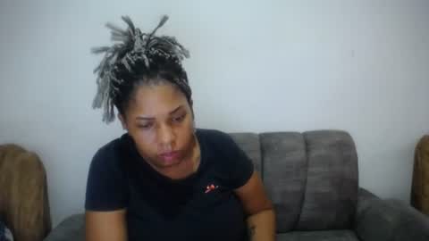 Snapshot of emilyhines__ chatting on 11, 6, 2026 Emilyhines online show from 11, 6, 2026