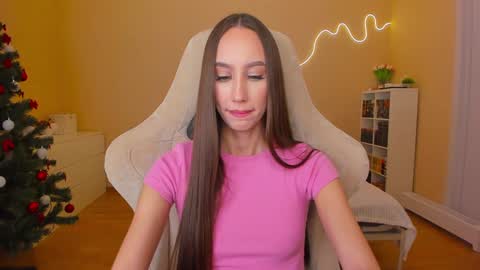 Snapshot of emilyhoston chatting on 9, 1, 2025 Alina online show from 9, 1, 2025