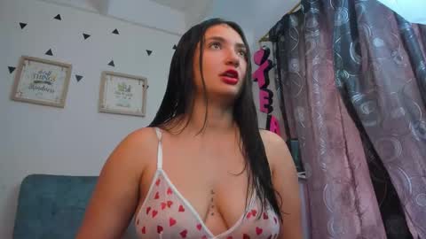 Snapshot of emilyjangcandy_ chatting on 4, 11, 2025 Emily Jang online show from 4, 11, 2025