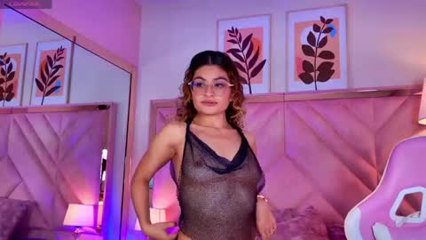 Emilyjonnes  online show from 11, 4, 2026