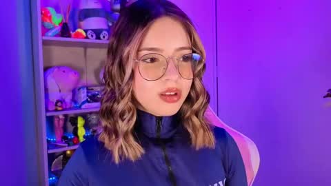 Snapshot of emilykarterr chatting on 16, 5, 2026 VALEEEN online show from 16, 5, 2026