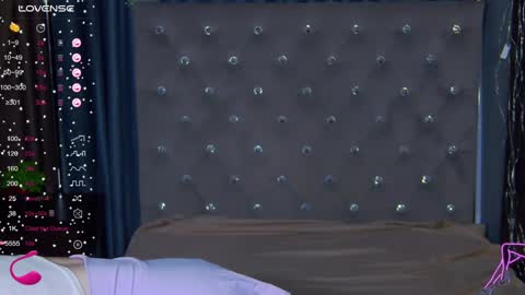 EmilyKents online show from 2, 2, 2025