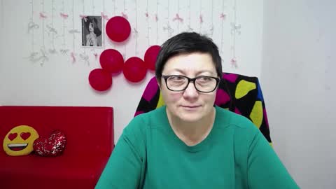 Snapshot of emilyl0vee chatting on 15, 1, 2026 Emily online show from 15, 1, 2026