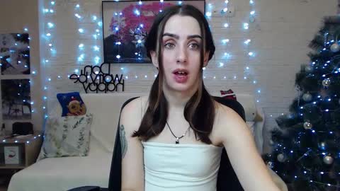 Snapshot of emilylayer chatting on 12, 12, 2024 Emyli online show from 12, 12, 2024