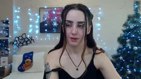 Snapshot of emilylayer chatting on 14, 12, 2024 Emyli online show from 14, 12, 2024