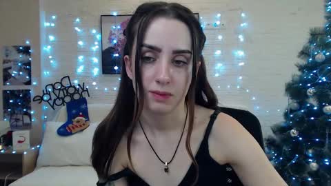 Snapshot of emilylayer chatting on 15, 12, 2024 Emyli online show from 15, 12, 2024