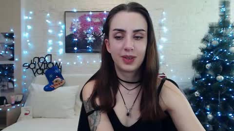 Snapshot of emilylayer chatting on 18, 12, 2024 Emyli online show from 18, 12, 2024