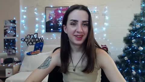 Snapshot of emilylayer chatting on 20, 12, 2024 Emyli online show from 20, 12, 2024