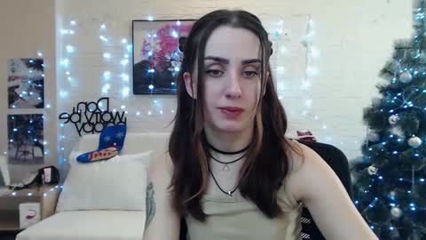 Snapshot of emilylayer chatting on 22, 12, 2024 Emyli online show from 22, 12, 2024