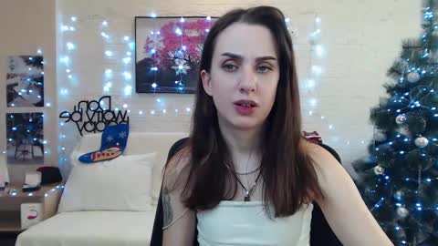 Snapshot of emilylayer chatting on 23, 12, 2024 Emyli online show from 23, 12, 2024