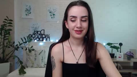 Snapshot of emilylayer chatting on 11, 1, 2025 Emyli online show from 11, 1, 2025
