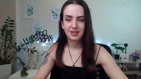 Snapshot of emilylayer chatting on 11, 1, 2025 Emyli online show from 11, 1, 2025