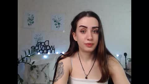 Snapshot of emilylayer chatting on 18, 1, 2025 Emyli online show from 18, 1, 2025