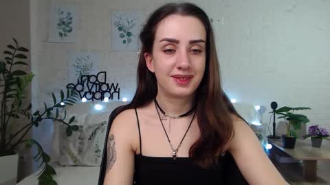 Snapshot of emilylayer chatting on 19, 1, 2025 Emyli online show from 19, 1, 2025