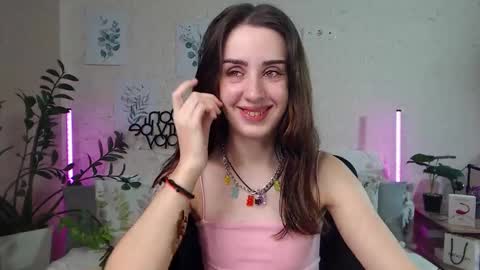 Snapshot of emilylayer chatting on 28, 1, 2025 Emyli online show from 28, 1, 2025