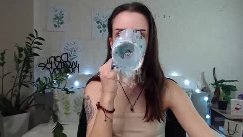 Snapshot of emilylayer chatting on 3, 2, 2025 Emyli online show from 3, 2, 2025