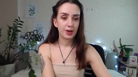Snapshot of emilylayer chatting on 4, 2, 2025 Emyli online show from 4, 2, 2025