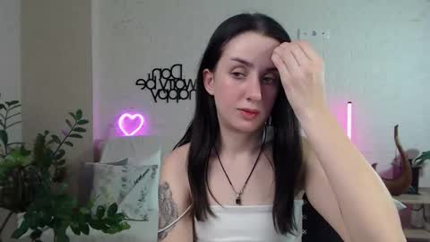 Snapshot of emilylayer chatting on 4, 3, 2025 Emyli online show from 4, 3, 2025