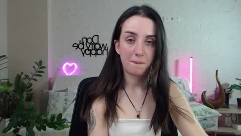 Snapshot of emilylayer chatting on 5, 3, 2025 Emyli online show from 5, 3, 2025