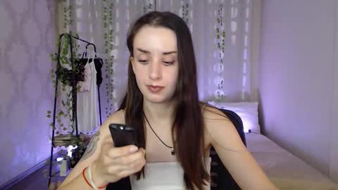 Snapshot of emilylayer chatting on 10, 9, 2025 Emyli online show from 10, 9, 2025
