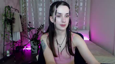 Snapshot of emilylayer chatting on 19, 9, 2025 Emyli online show from 19, 9, 2025