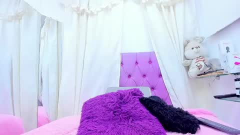 Snapshot of emilymadrid chatting on 14, 1, 2025 Emily online show from 14, 1, 2025