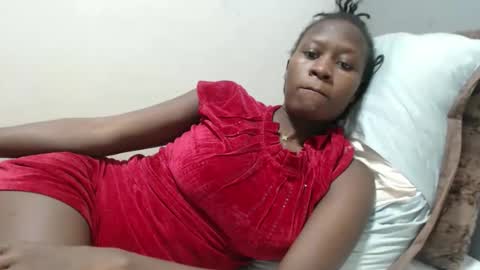 Snapshot of emilyposha chatting on 5, 5, 2026 Emilly online show from 5, 5, 2026