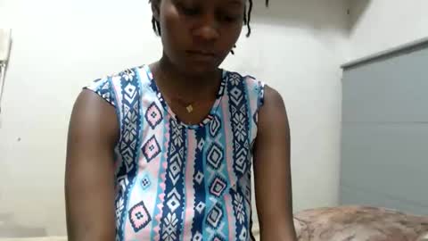 Snapshot of emilyposha chatting on 8, 5, 2026 Emilly online show from 8, 5, 2026