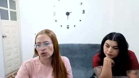 Snapshot of emilyriskhot chatting on 13, 7, 2026 emily friends online show from 13, 7, 2026