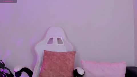 Emily  online show from 27, 10, 2025