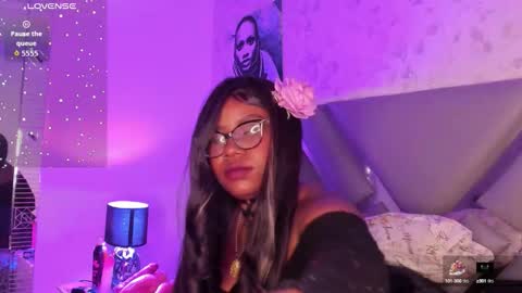 Snapshot of emilyrosee1 chatting on 28, 9, 2025 online show from 28, 9, 2025