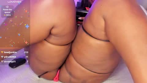 Snapshot of emilyrosee1 chatting on 8, 10, 2025 online show from 8, 10, 2025